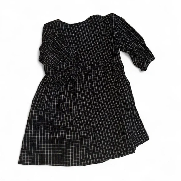 Able Black and White Buttoned Nico Swing Dress with Cuffed Sleeves - Picture 5 of 5